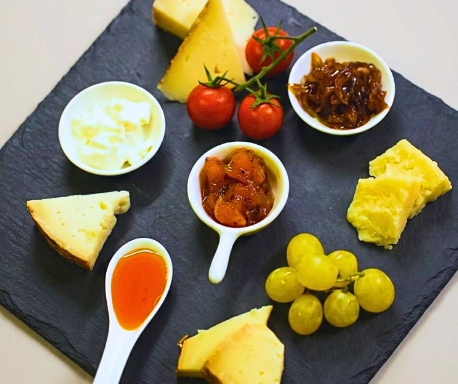 A cutting board that smells of summer and Italian excellence.