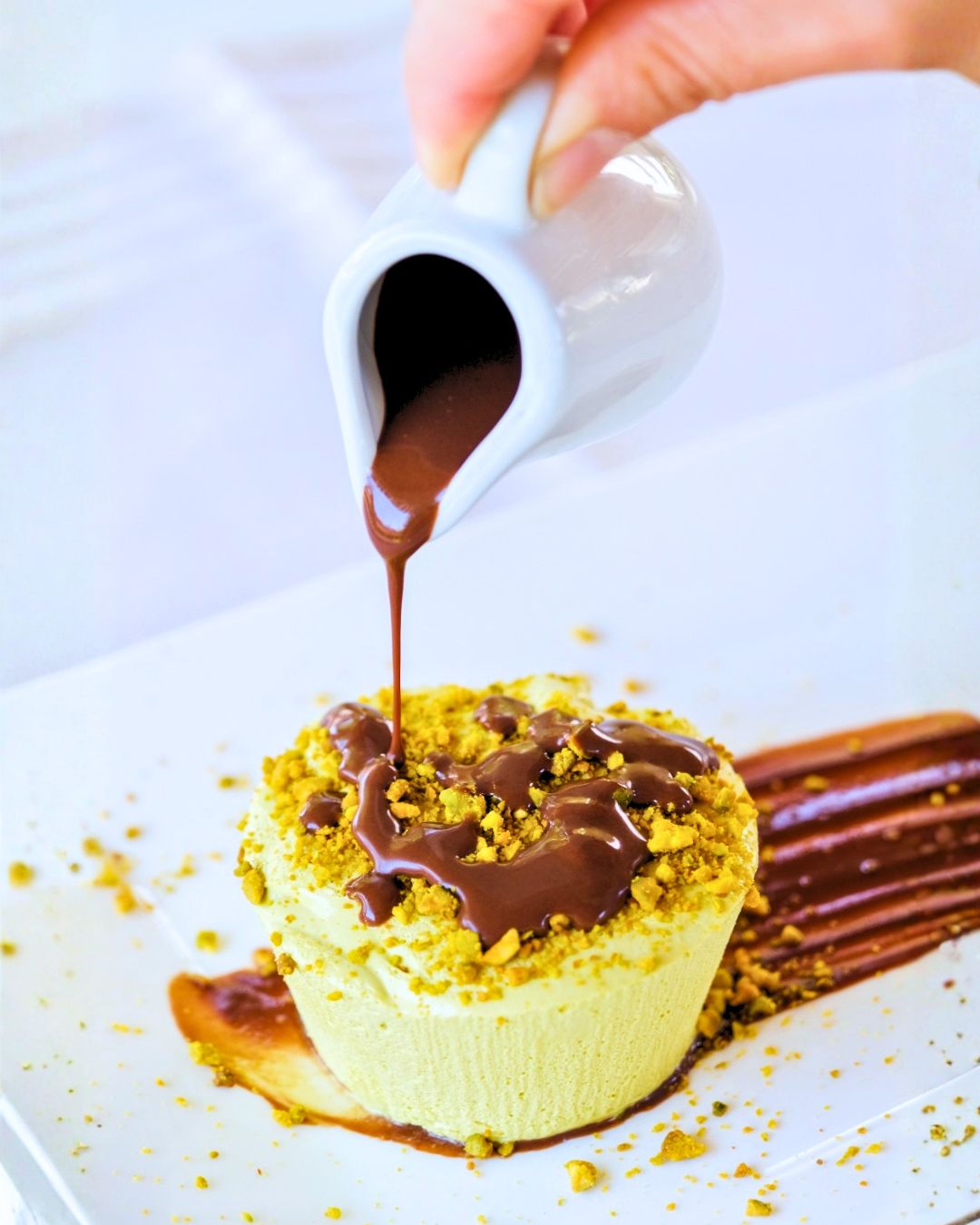 Discover the pistachio parfait with chocolate sauce by Nero Balsamico