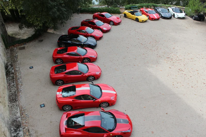 Raduno 2023 Ferraristi “Amicale du Cheval Cabré” al Ristorante Nero Balsamico di Modena