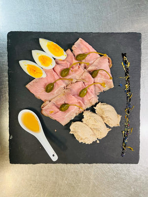 Composizione di vitello tonnato destrutturato